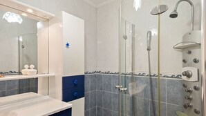 Unclassified image, 5 of 34, button - Aesthetic Apartment in Nice With Swimming Pool (Nice)