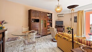 Unclassified image, 3 of 34, button - Aesthetic Apartment in Nice With Swimming Pool (Nice)