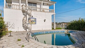Outdoor pool - Spacious Holiday Home in Carvalheira Grande With Pool (Pedrogao Grande)