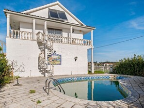 Hồ bơi ngoài trời 