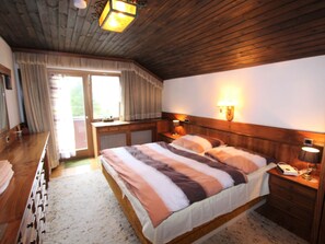 7 bedrooms, individually furnished, bed sheets - Holiday Home in Innerkrems in Carinthia With Sauna (Krems in Kaernten)