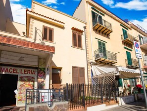 Exterior - Homely Apartment in Palermo With Patio (Palermo)