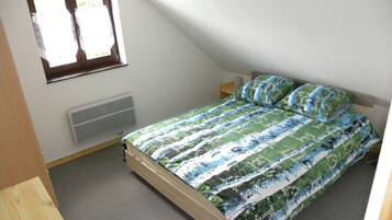 Chalet | 4 bedrooms, individually furnished, bed sheets