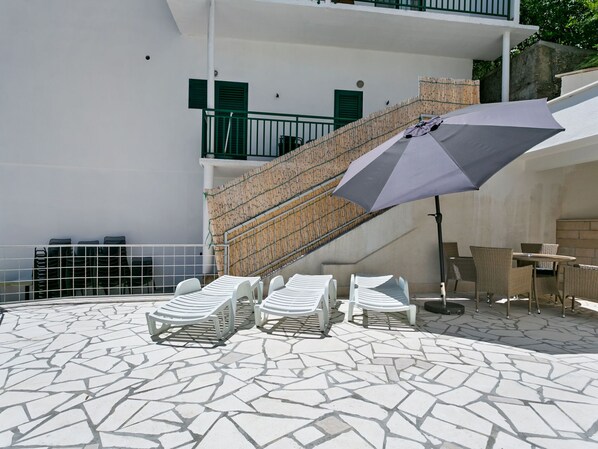 Balcony - Pretty Apartment in Drvenik With Terrace (Gradac)