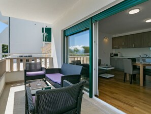 Balcony - Pretty Apartment in Drvenik With Terrace (Gradac)
