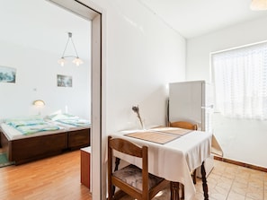 Dining - Plush Apartment in Ližnjan Near Bijeca Beach With Balcony (Liznjan)