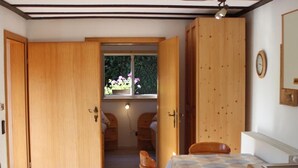 Dining - Cozy Apartment With Private Terrace in Sauerland (Hallenberg)