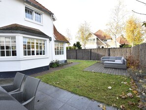 Unclassified image, 2 of 30, button - Elegant Villa in Koksijde With Garden (Koksijde)