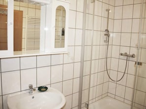Apartment | Bathroom
