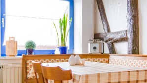 Dining - Snug Apartment in Trams With Terrace (Jesendorf)