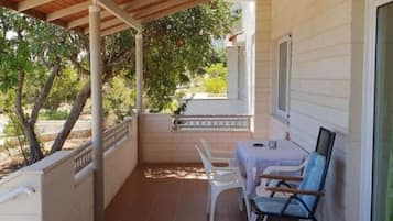 Villa | Terrace/patio