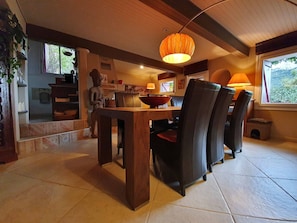 Dining - Beachy Villa in Saint-arnac With Swimming Pool (Saint-Arnac)