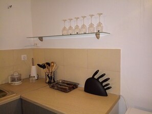 Dining - Delightful Holiday Home in Samos With Garden (Samos)