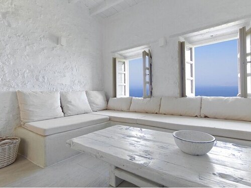 Delightful Holiday Home in Samos With Garden
