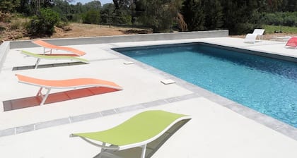 Flat With Pool in the Heart of Vineyards