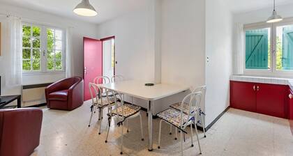 Flat With Pool in the Heart of Vineyards