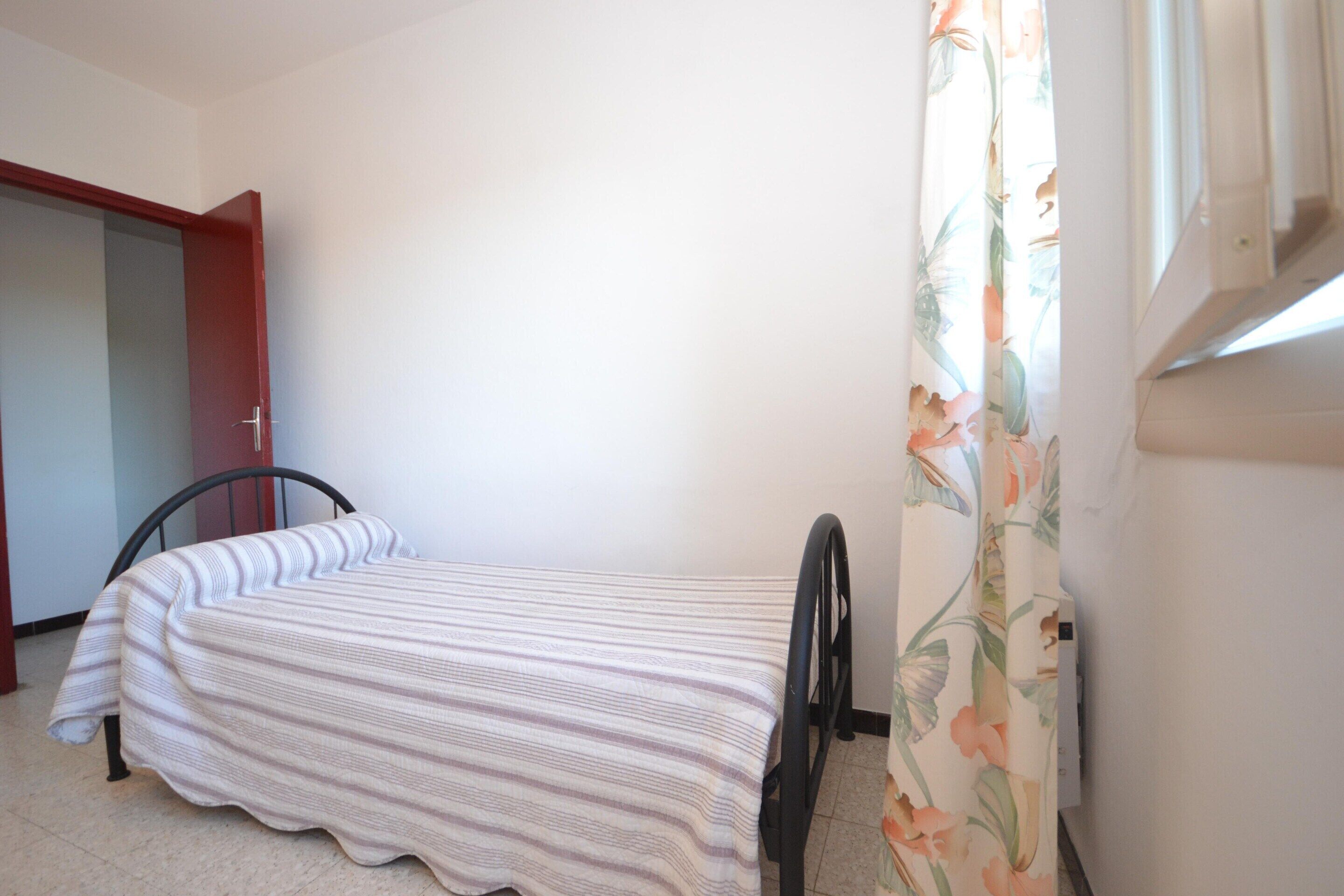 3 bedrooms, individually furnished, bed sheets