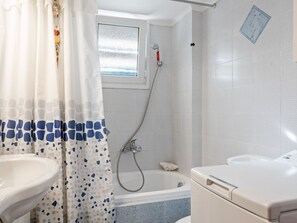 Apartment | Bathroom | Towels