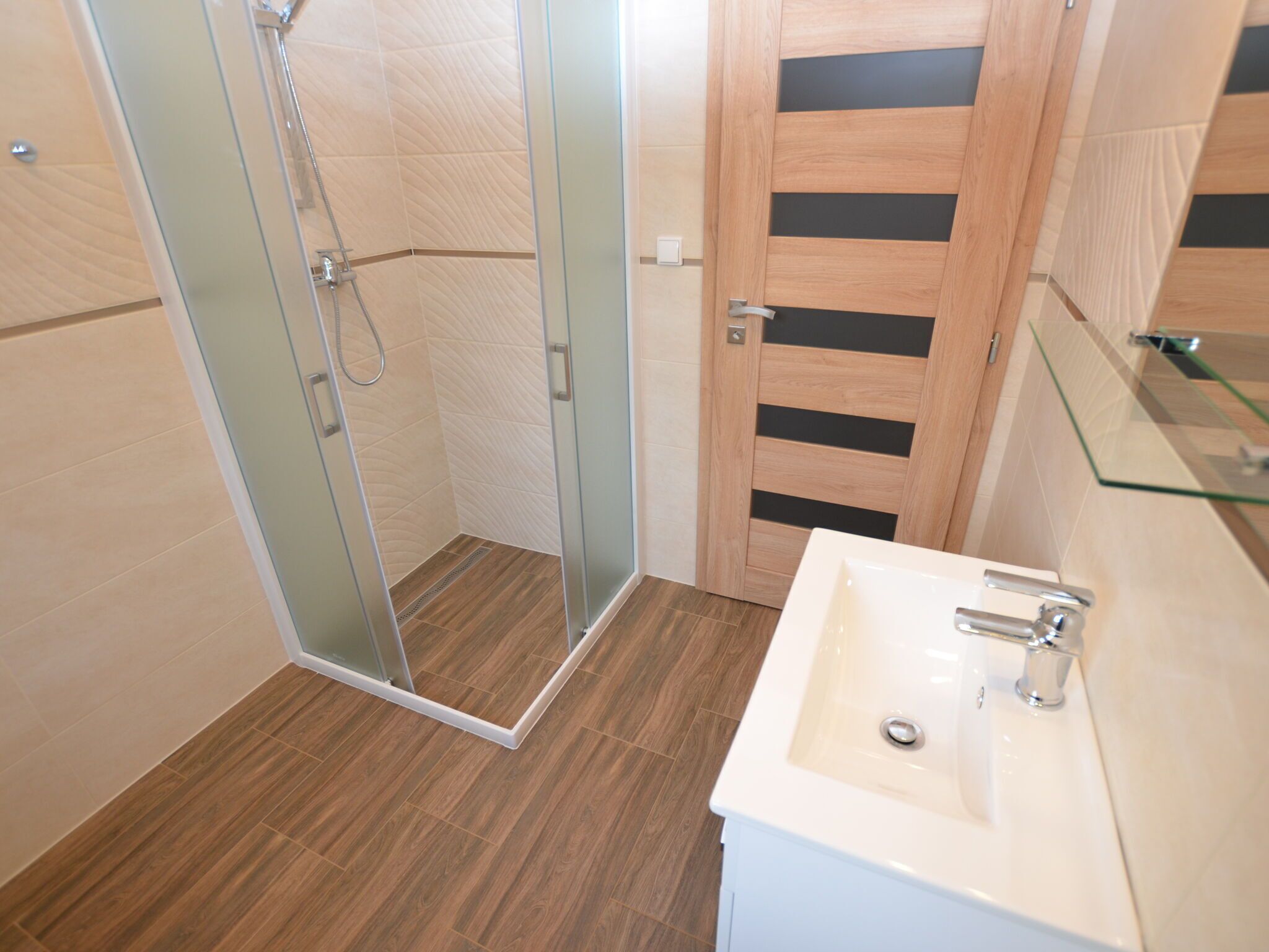 Shower, towels