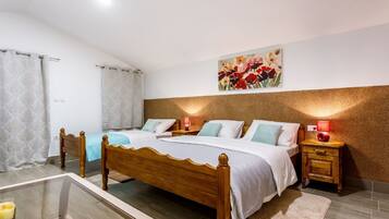 House | 4 bilik tidur, dilengkapkan perabot secara berasingan