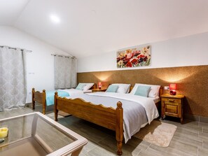 4 bedrooms, individually furnished, iron/ironing board, bed sheets - Torine - Capacious Holiday Home in Neorić with Heated Swimming Pool  (Muc)