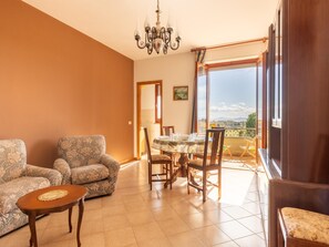 Apartment | Living room - Apartment in Tuoro Near Lake Trasimeno (Tuoro sul Trasimeno)