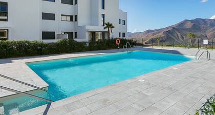 Pleasant Apartment in Alhaurín el Grande With Swimming Pool