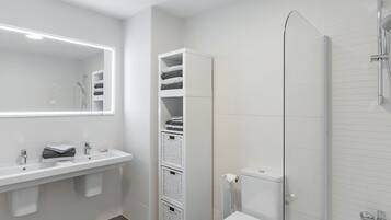 Apartemen | Kamar mandi | Kombinasi shower/bathtub dan pengering rambut