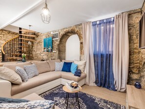 Living room - Luxurious Holiday Home in Zvone?e With Swimming Pool (Matulji)
