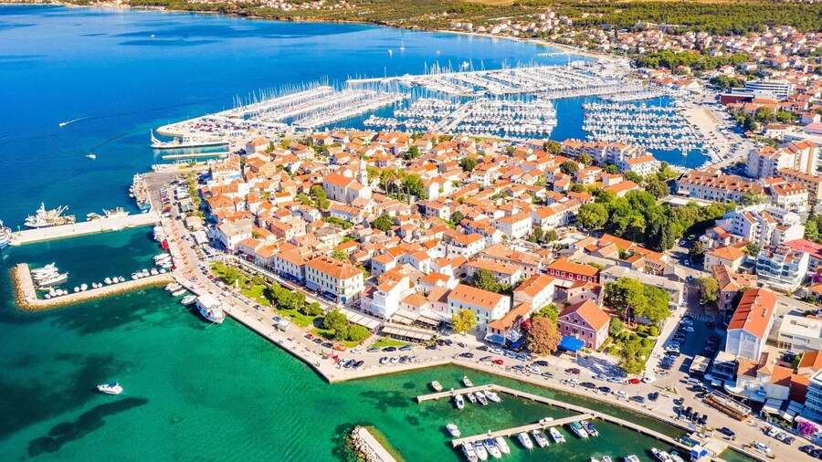 Pleasant Holiday Home in Polača with Swimming Pool