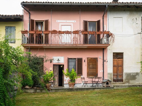 Pleasant Holiday Home in Mombello Monferrato With Whirlpool