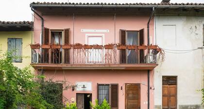 Pleasant Holiday Home in Mombello Monferrato With Whirlpool