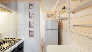 Unclassified image, 5 of 40, button - Restful Holiday Home in Sanremo With Terrace (Sanremo)