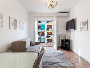 Dining - Cutesy Holiday Home in Sanremo With Balcony (Sanremo)