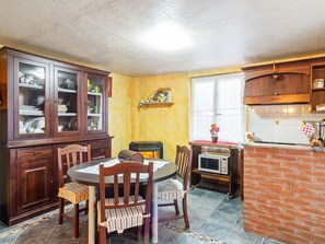 Dining - Pleasant Holiday Home in Serravalle Scrivia With Garden (Gavi)