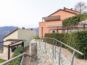 Exterior - Graceful Holiday Home in Magliolo With Swimming Pool (Magliolo)