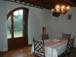 Dining - Elegant Apartment in Castelfiorentino With Swimming Pool (Gambassi Terme)