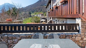 Balcony - Rustic Holiday Home in Gargnano With Garden (Gargnano)