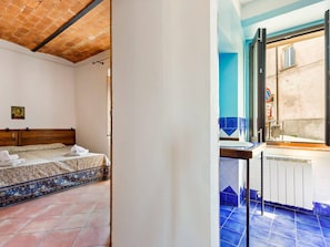 House | 2 bedrooms, individually furnished