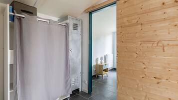 2 kamar tidur dan seprai linen