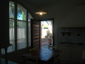 Dining - Vintage Apartment in Certaldo With Swimming Pool (Certaldo)