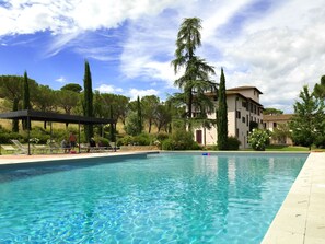Pool - Vintage Apartment in Certaldo With Swimming Pool (Certaldo)