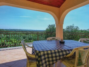 Balcony - Peaceful Apartment in Poreč with Garden  (Porec)
