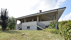 Exterior - Charming Holiday Home in Agliano Terme With Private Pool (Agliano Terme)