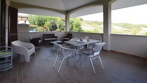 House | Balcony - Charming Holiday Home in Agliano Terme With Private Pool (Agliano Terme)
