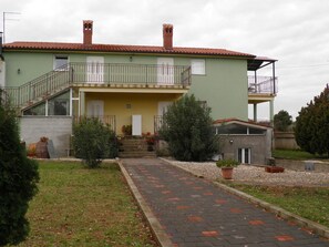 Exterior - Classy Apartment in Pula With Swimming Pool (Marcana)