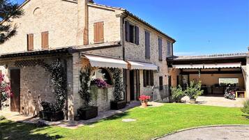 Villa | Exterior