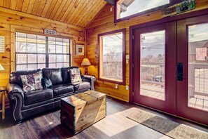 Cabin, Multiple Beds, Hot Tub, Mountain View - Tennessee Chalet (Gatlinburg)