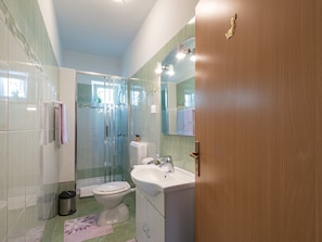 Apartment | Bathroom