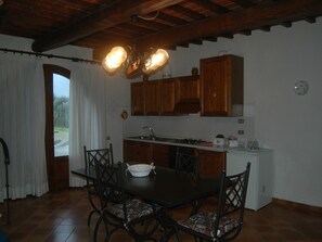 Private kitchen - Tasteful Apartment in Gambassi Terme With Pool (Gambassi Terme)